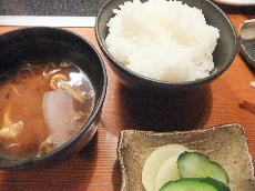 110924馬喰一代神田店⑬、ご飯と味噌汁.JPG