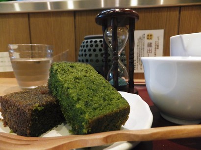 140926茶カフェ「深緑茶房」③、シフォンケーキ (コピー).JPG
