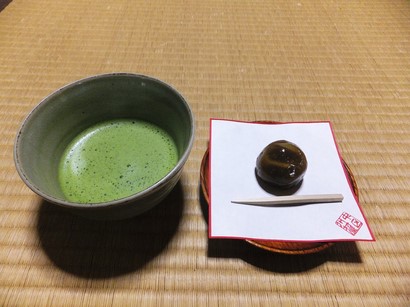 141009名古屋城二の丸茶亭⑤、お抹茶とお菓子（川村屋製） (コピー).JPG