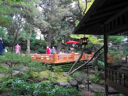 151010爲三郎記念館⑤、庭園の檜舞台 (コピー).JPG